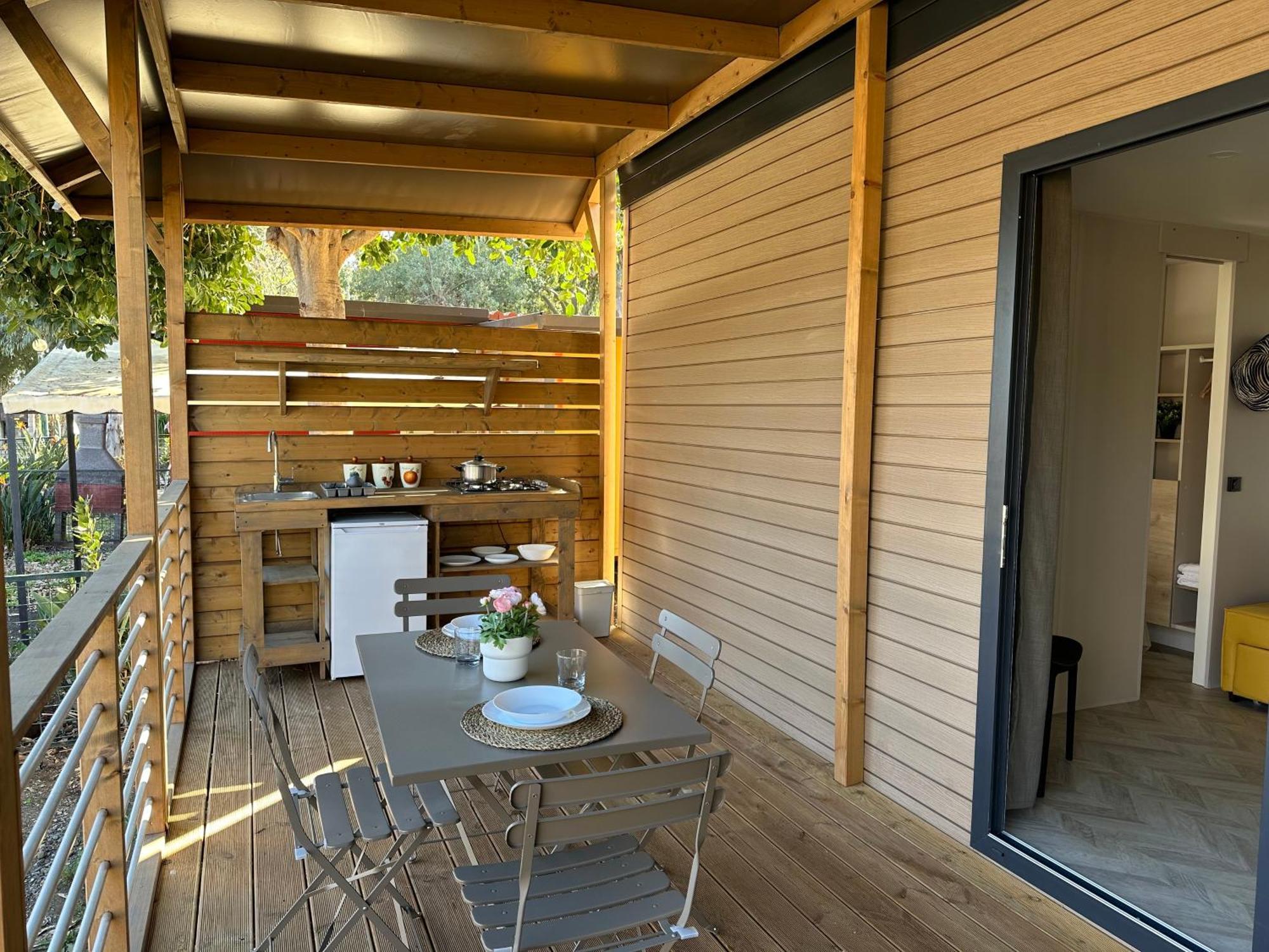 Il Pampaleone Glamping And Resort 아치레알레 외부 사진